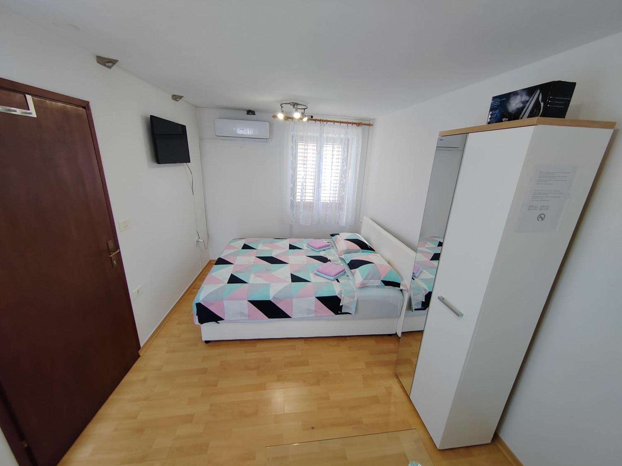 Rooms Neda Izola Bilik gambar