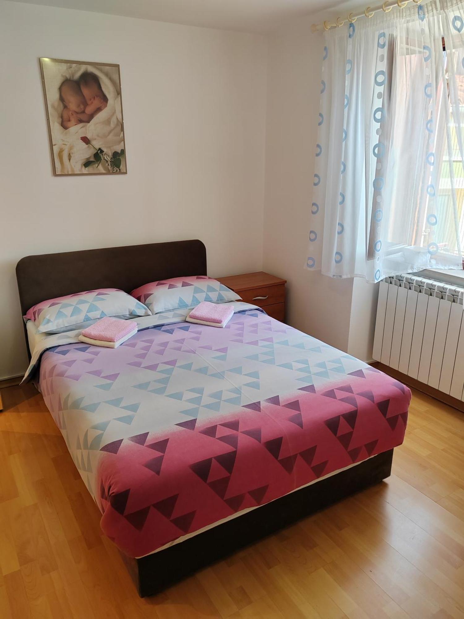Rooms Neda Izola Bilik gambar
