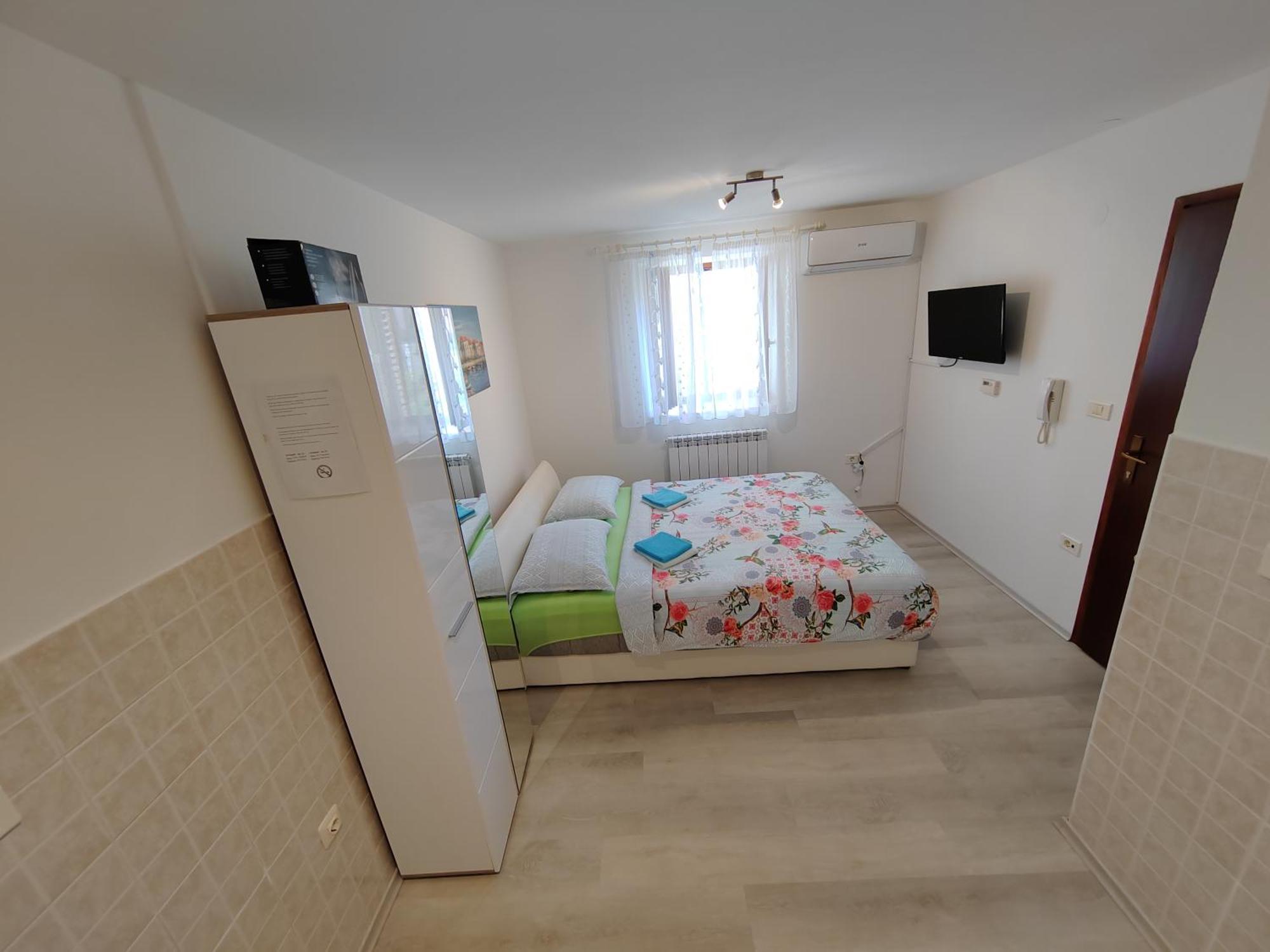 Rooms Neda Izola Bilik gambar