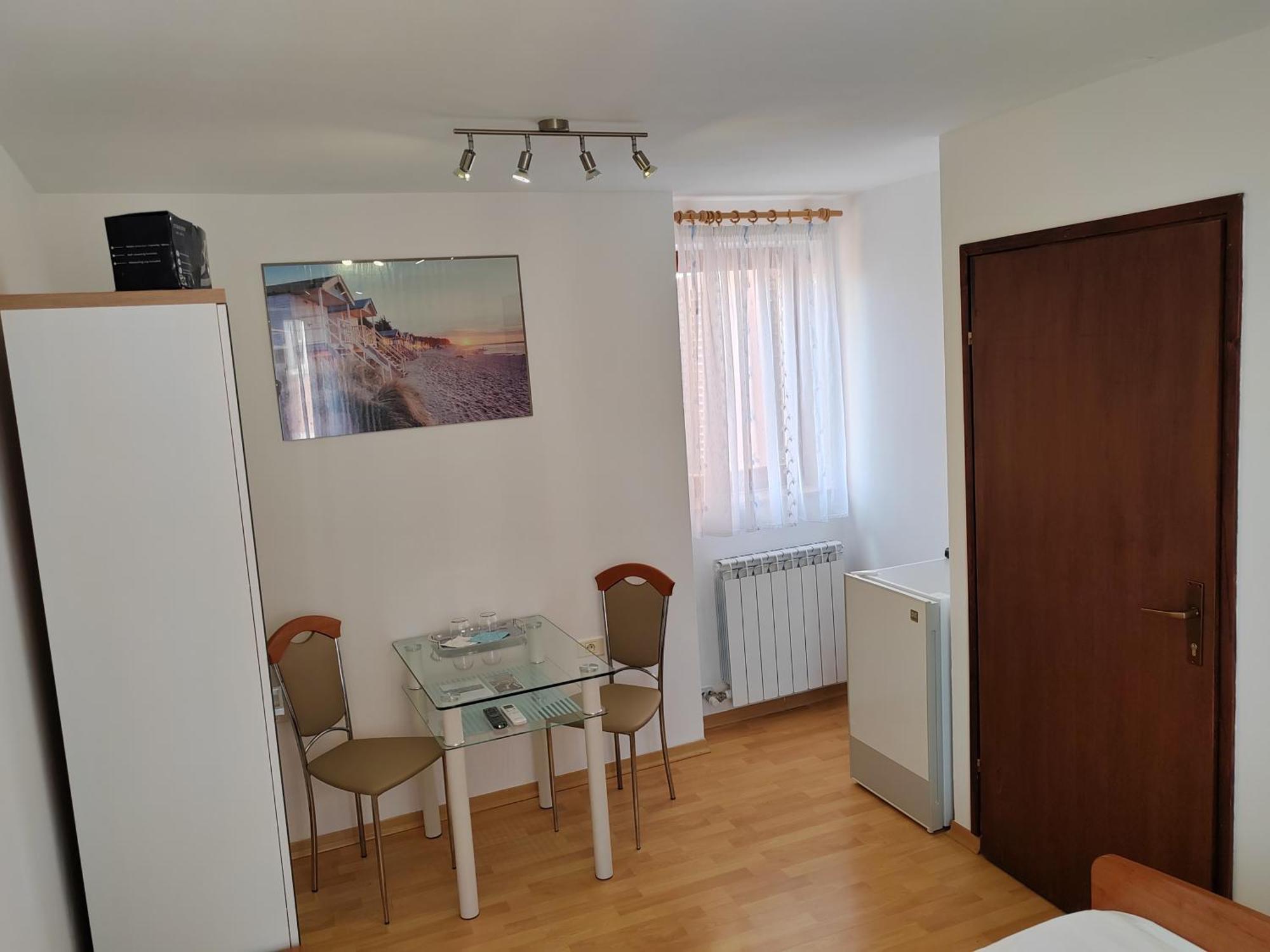 Rooms Neda Izola Bilik gambar